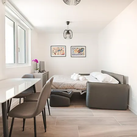 Hurban Anastasio 12 Park * Трієст