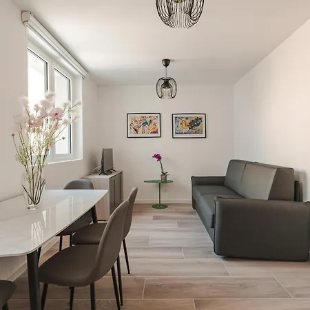 Hurban Anastasio 12 Park Apartamento