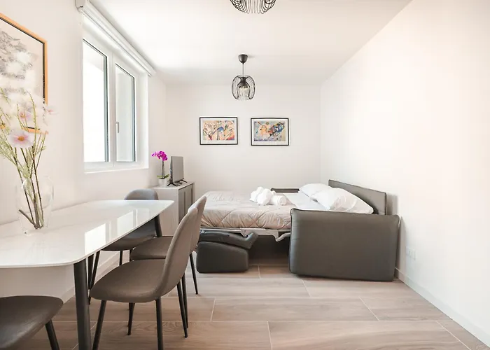 Hurban Anastasio 12 Park * Trieste